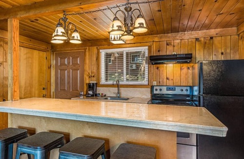 Bass Lake Hotel | Lakeside Oasis w/Balcony | Perfect for Nature Lovers & Adventure Seekers