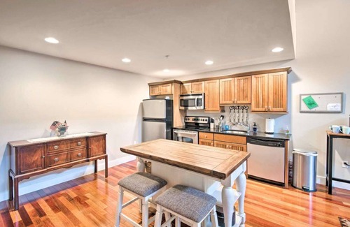 Alton Condo | Lakeside Oasis w/Boat Slip on Alton Bay!