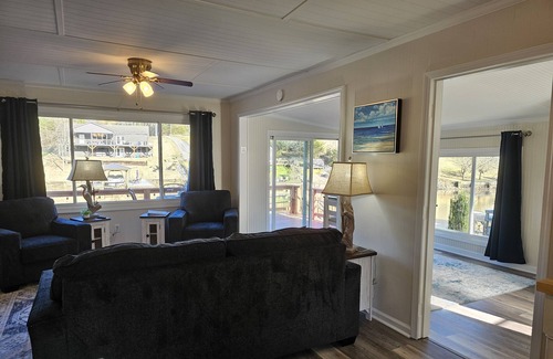 Cross Hill Cottage | Lakeside Paradise as close to the water as you can get!!!