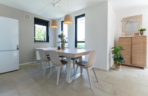 Ewijk Villa | Lakeside Paradise Villa With Hot Tub