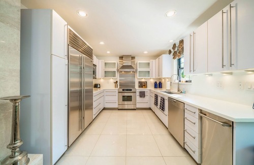 Piney House | Lakeside | Private Pool | Sleeps 18 | Dog-Friendly