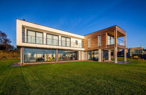 Holworth House | Lakeside property with spa access on a nature reserve Sandpiper BV13