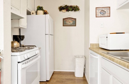 Boulder Bay Condo | Lakeside Retreat #2365