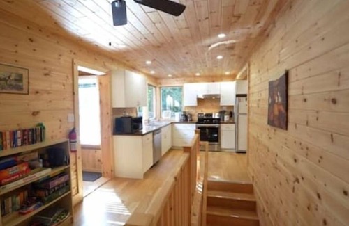 Dysart et al House | Lakeside Retreat: A Nature Lover’s Escape