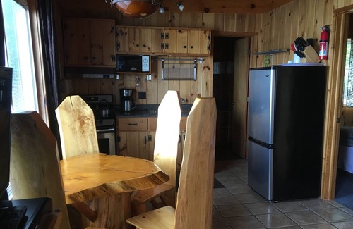 Lake Township Cabin | Lakeside Retreat (Cabin 5)