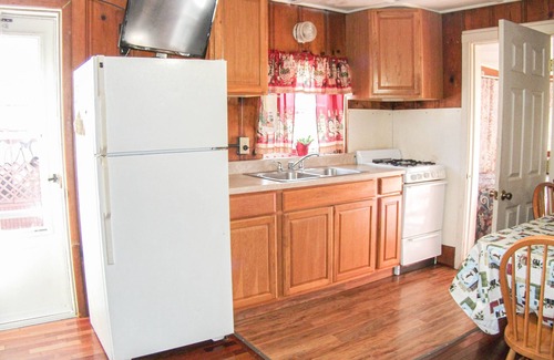 Rockaway Beach Cottage | Lakeside Retreat Awaits!