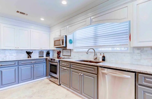 Piney House | Lakeside Retreat w/Pool, Hot Tub, Games & Dock