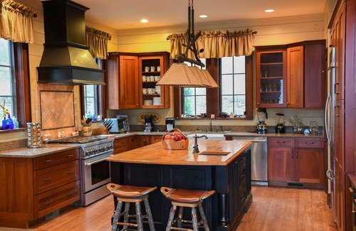 Cullowhee House | Lakeside, Secluded, Luxury Mountain Lodge-Sleeps 12