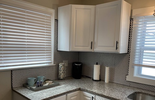 West Irondequoit House | Lakeside Sun&Fun- Devine vacation home near beach, Seabreeze & Port of Rochester