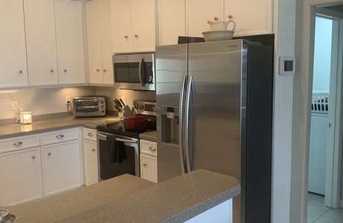 Sarasota House | Lakeside vacation awaits
