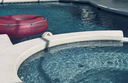 Sunset Lakes Villa | Lakeside villa close to Disney. Just remodelled. brand new pool!.