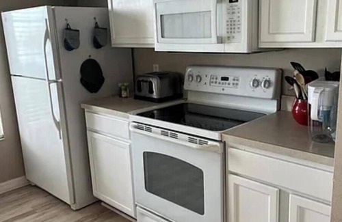 South Bradenton Condo | Lakeside Village