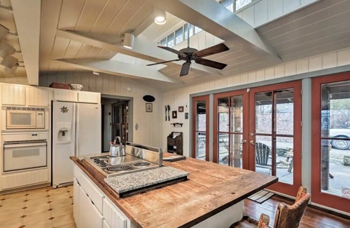 Franklin Apartment | LakeTrail Cabin 3BR Full kitchen LT234