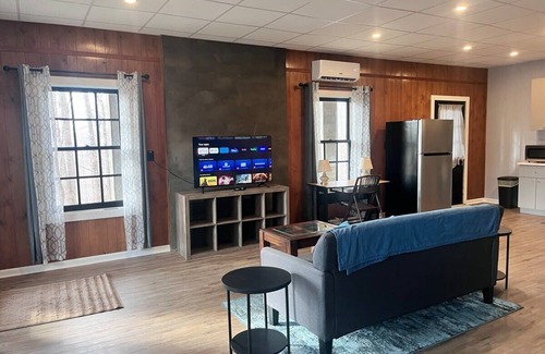 Franklin Cabin | LakeTrail Modern Cabin Apt/Hot tub (opt) LT5
