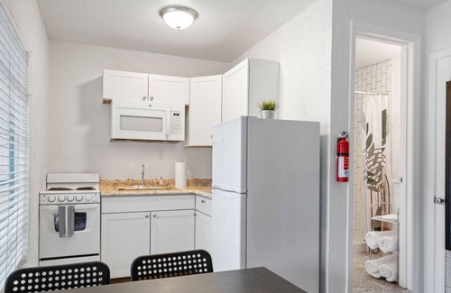 Volente Apartment | LakeTravis Bungalow 4