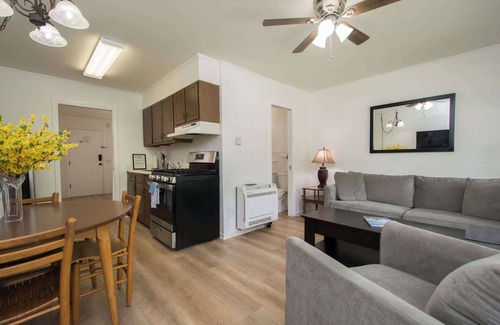 Flat Rock Condo | Lakeview 1BR Condo w/Deck | Walk to Village