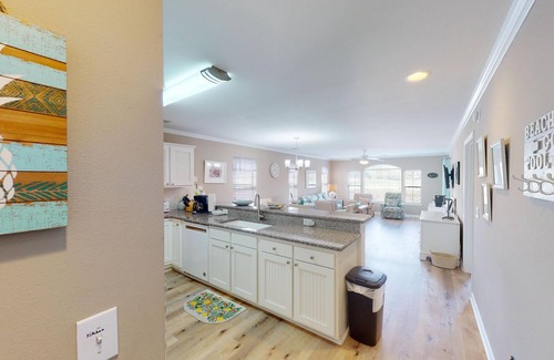 Pawleys Island Villa | Lakeview Bliss True Blue 3BR Villa Pool Access