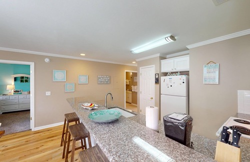 Pawleys Island Villa | Lakeview Bliss True Blue 3BR Villa Pool Access