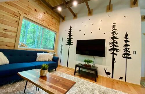 Hamlin House | Lakeview Cabin in The Hideout