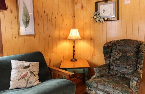 Mead House | Lakeview Cedar Cabin - The Birds Nest - 1