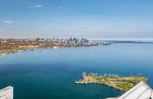 Humber Bay Shores Condo | Lakeview CNTower shore/skyline. Vista Unit of Canada' Tallest Waterfront Complex