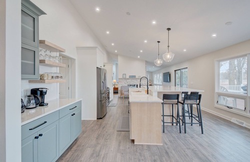 Campbellsport Cottage | Lakeview Cottage Retreat - Fire Pit - Grill