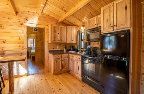 Spotsylvania Cottage | Lakeview, Cozy Cottage, Resort Access!