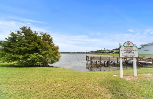 Sunset Lakes Apartment | Lakeview Family Haven in Kissimmee - Heated Pool & Scenic Views