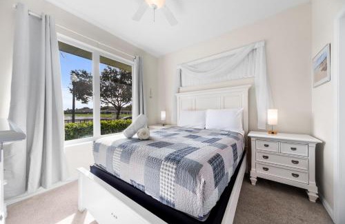 Sunset Lakes Apartment | Lakeview Family Haven in Kissimmee - Heated Pool & Scenic Views