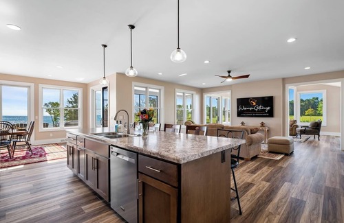 Sheboygan Apartment | Lakeview Farm | Beach · Hot Tub · Theater · Views