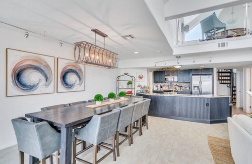 Lake Shore - Lake Vista House | Lakeview Gem: 3BR, 2.5BA Home. Private Pool, Marina and Lakefront Views - Perfect for Families