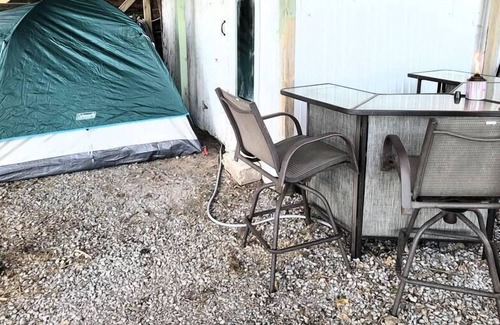 Portage RV Rental | Lakeview Hideaway Cove - AMENITY packed tent