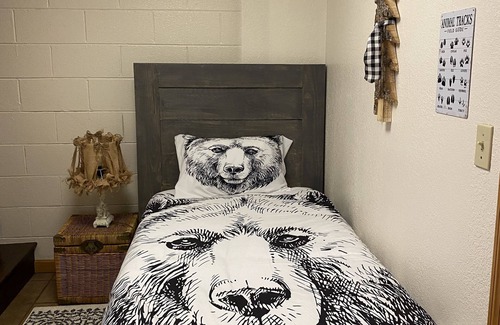 Dandridge Apartment | Lakeview, historic Dandridge "Bear Hug"