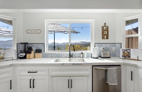 Lake Arrowhead House | Lakeview Home, 3 Decks, AC, EV Chgr, Lake Rights