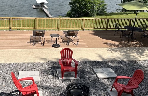 Benton Cottage | Lakeview Home on Kentucky Lake-Jonathan Creek, just off main Lake. Sleeps 6.