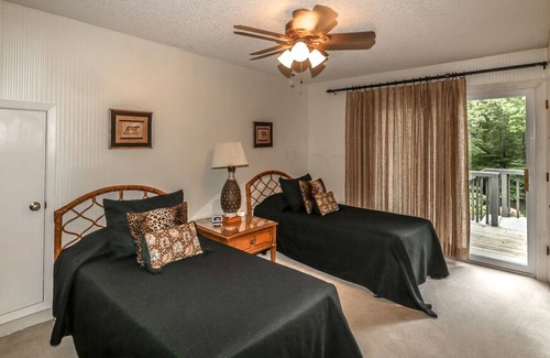 Hot Springs Village House | Lakeview Home With Grill on the Deck and Boat Dock With Ladder - Unit 0002 by Redawning