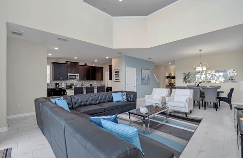 Kissimmee Cottage | Lakeview Home w/Private Pool & Free Water Park!