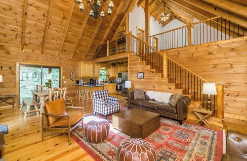 Dahlonega Cabin | Lakeview Lodge-HotTub/Lake/Dog Friendly/Ping-Pong/5-Beds/4-Baths!