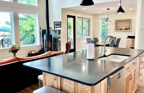 Greenville House | Lakeview Loon Song - Luxury Moosehead Rental