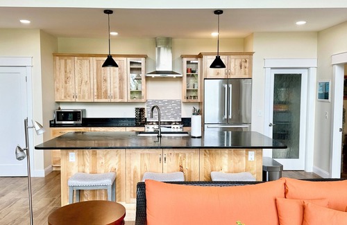 Greenville House | Lakeview Loon Song - Luxury Moosehead Rental