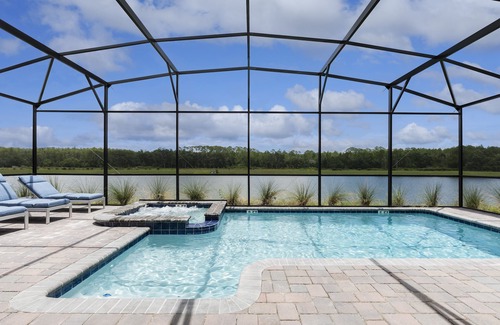Kissimmee Villa | Lakeview Luxury Villa with Everything!