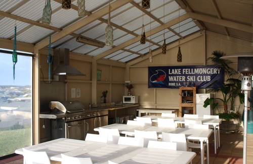 Waterhouse Apartment | Lakeview Motel & Apartments