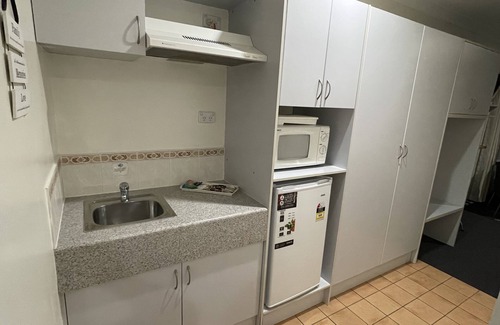Belmont South Hotel | Lakeview Motor Inn
