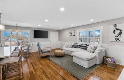 Deatonville House | Lakeview Paradise