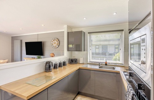 Woodhall Spa Ski Chalet | Lakeview Premier Pet Friendly