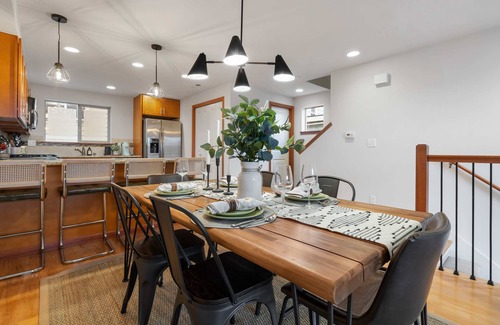 North Queen Anne House | LakeView Queen Anne 3BR Townhome w Portable AC
