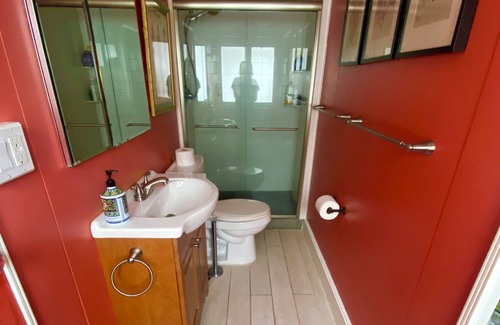 Carmel House | LAKEVIEW RETREAT CARMEL, NY