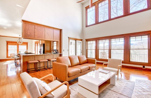 Mill Spring House | Lakeview retreat with Free Wifi, hot tub, fireplaces, patio, balcony, & grill