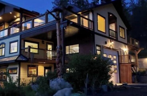 North Glenmore House | Lakeview Retreat | Wildlife & Serenity