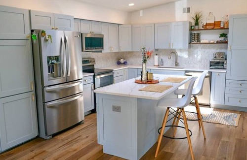 Orient Park House | Lakeview Retreat with Private Pool-Perfect Getaway